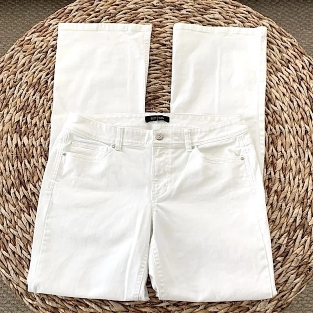 WHBM White Blanc Bootcut Jean - Picture 2 of 14